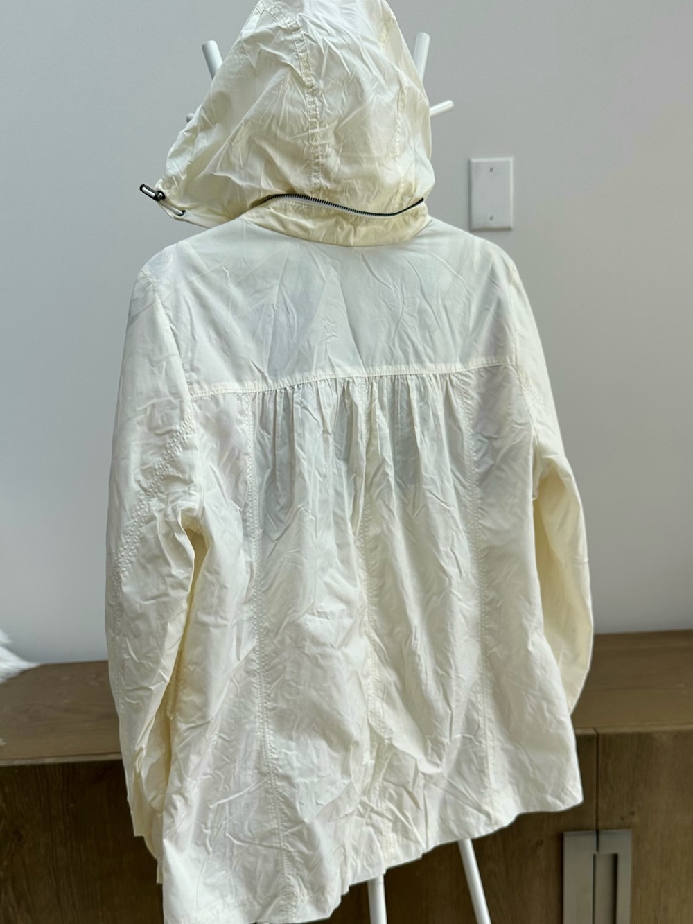 Burberry Ivory/Butter Hooded Lightweight Anorak Jacket - Picture 4 of 16